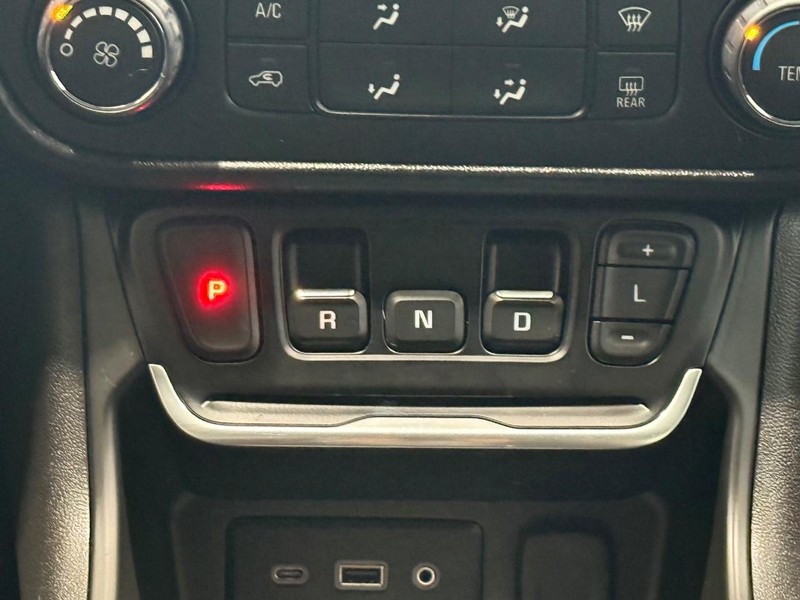GMC Terrain Vehicle Image 11