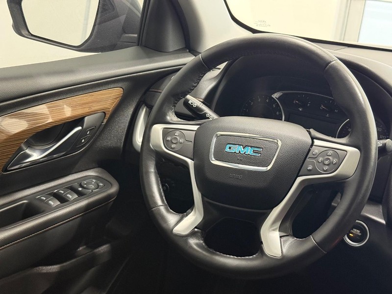 GMC Terrain Vehicle Image 12