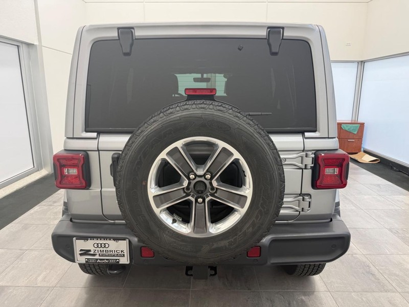 Jeep Wrangler Unlimited Vehicle Image 3