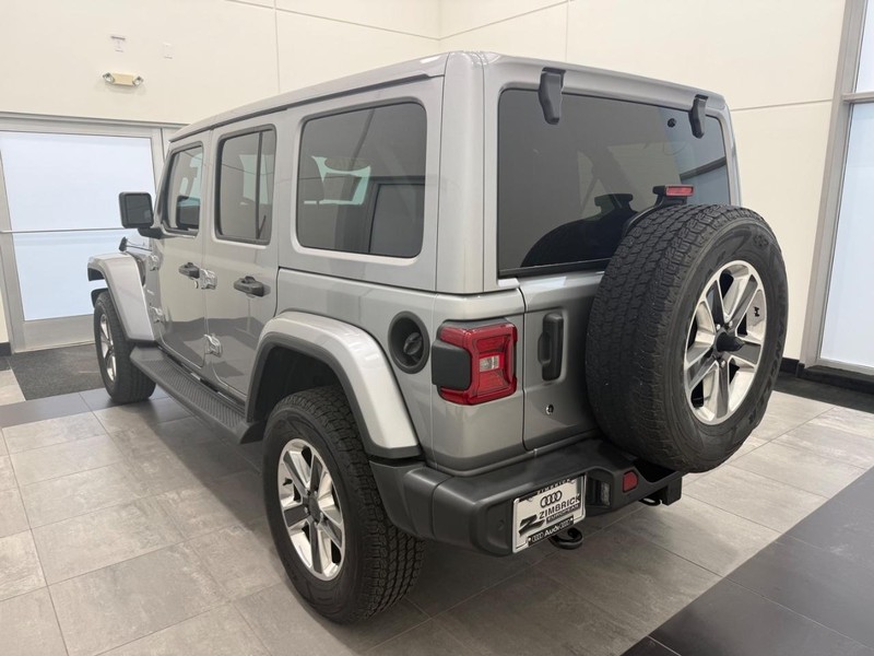 Jeep Wrangler Unlimited Vehicle Image 4