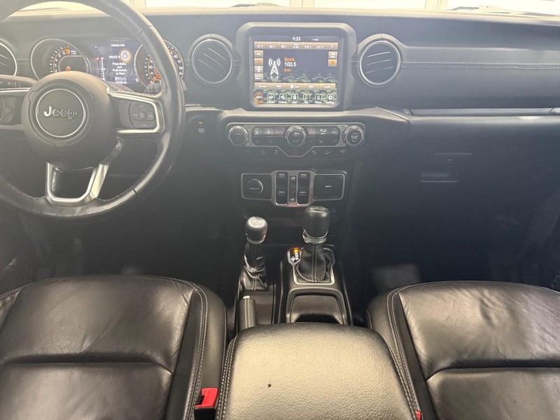 Jeep Wrangler Unlimited Vehicle Image 9