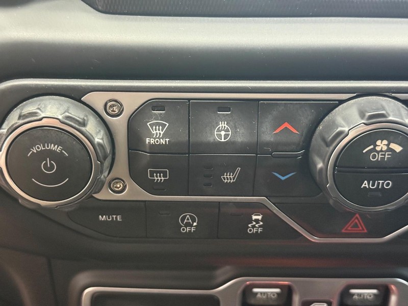 Jeep Wrangler Unlimited Vehicle Image 18