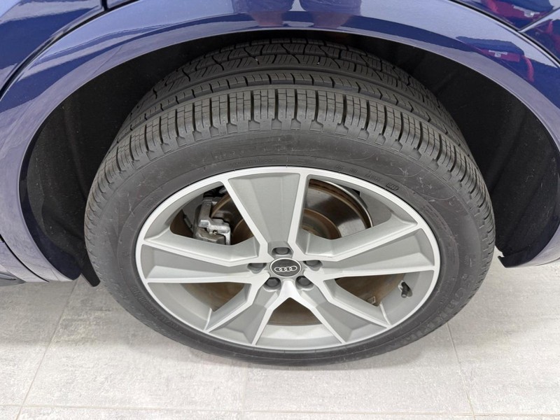 Audi Q5 Vehicle Image 5