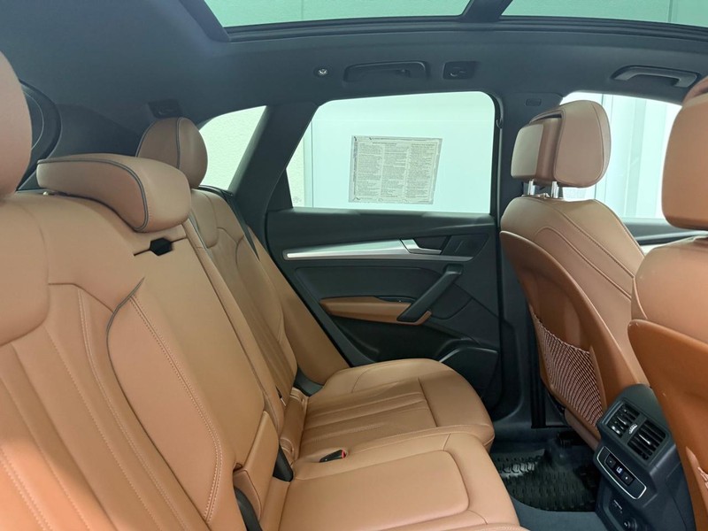 Audi Q5 Vehicle Image 8
