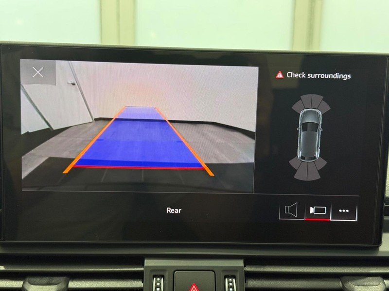 Audi Q5 Vehicle Image 18