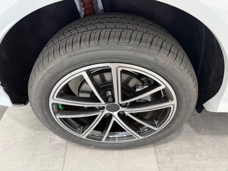 Audi Q5 Vehicle Image 3
