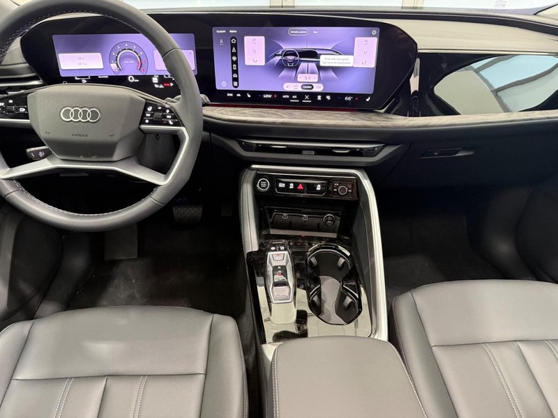 Audi Q5 Vehicle Image 5