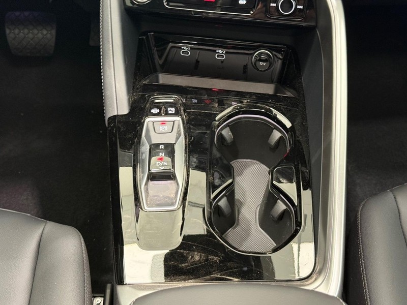Audi Q5 Vehicle Image 7
