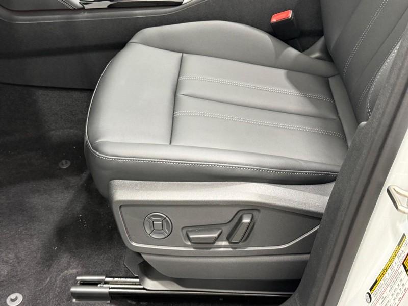 Audi Q5 Vehicle Image 16