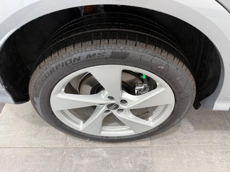Audi Q5 Vehicle Image 3