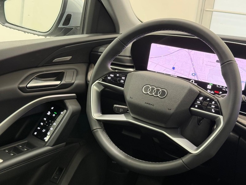 Audi Q5 Vehicle Image 8