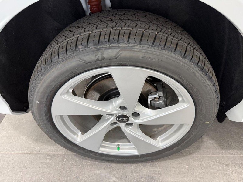 Audi Q5 Vehicle Image 3