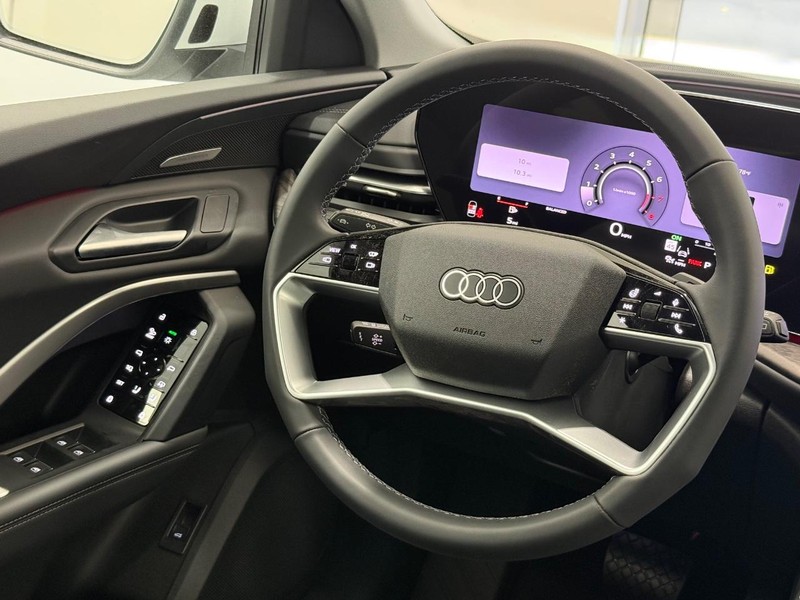 Audi Q5 Vehicle Image 8