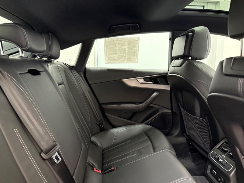 Audi A5 Sportback Vehicle Image 9