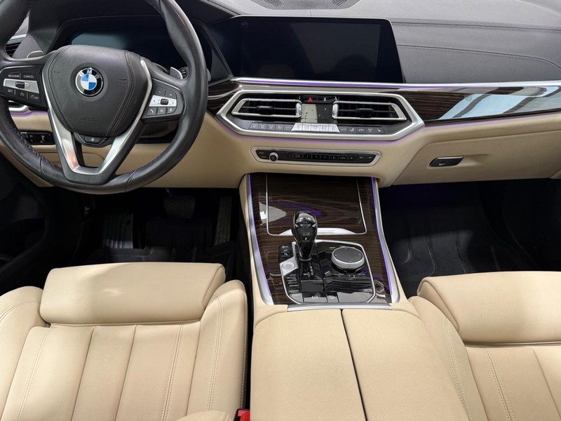 BMW X5 Vehicle Image 9