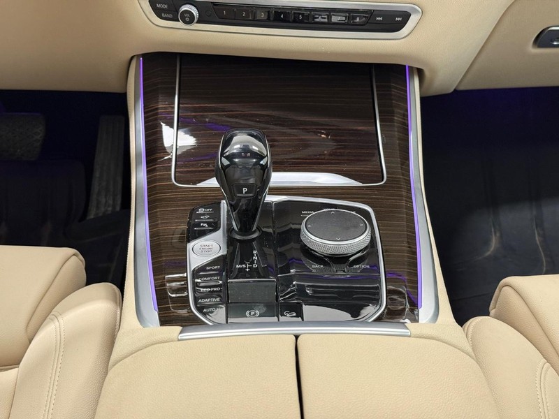 BMW X5 Vehicle Image 11