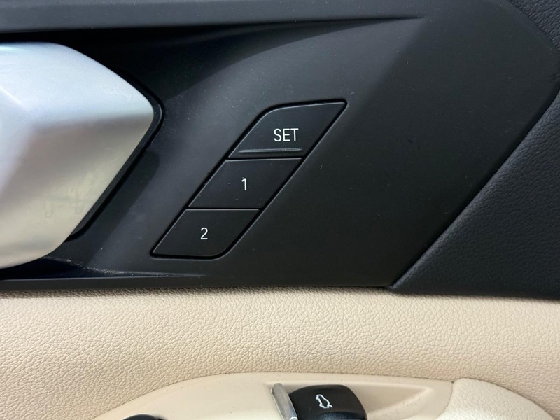BMW X5 Vehicle Image 14