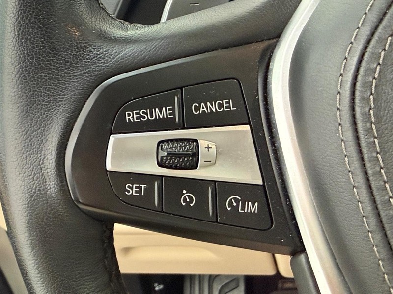 BMW X5 Vehicle Image 15