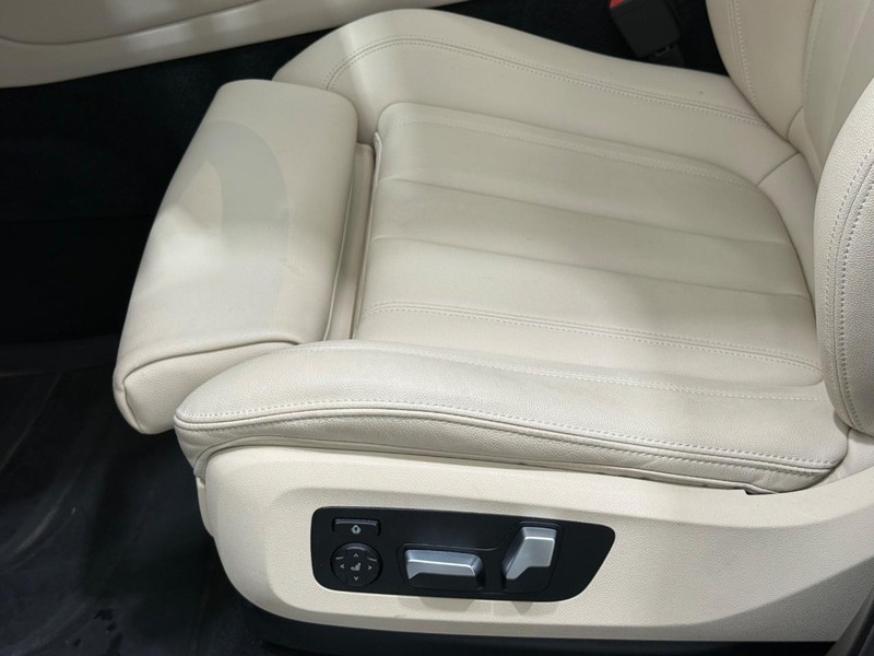 BMW X5 Vehicle Image 24
