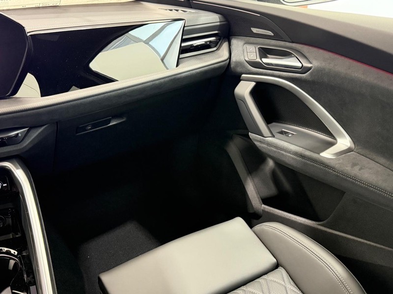 Audi SQ5 Vehicle Image 11