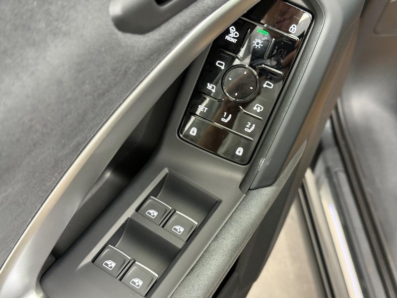 Audi SQ5 Vehicle Image 16