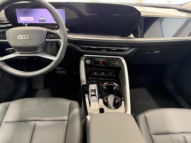 Audi Q5 Vehicle Image 5