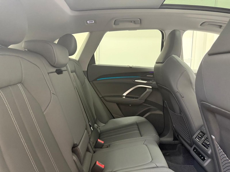 Audi Q5 Vehicle Image 4