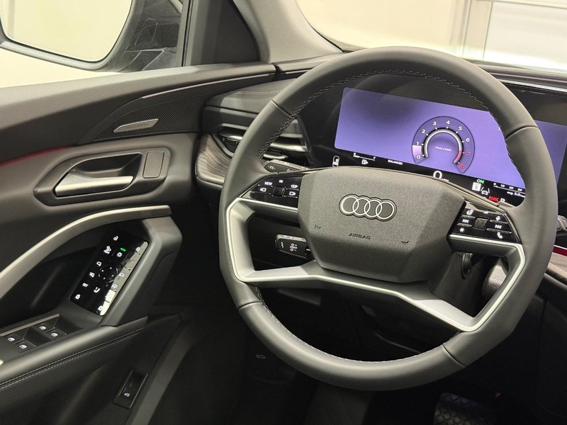 Audi Q5 Vehicle Image 8