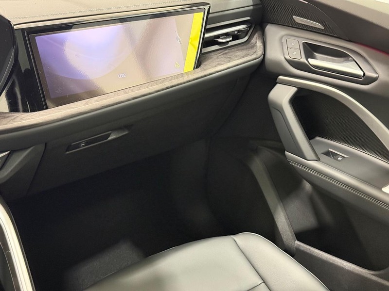 Audi Q5 Vehicle Image 9