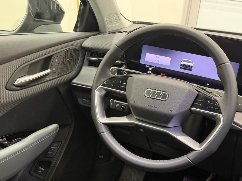 Audi Q3 Vehicle Image 7