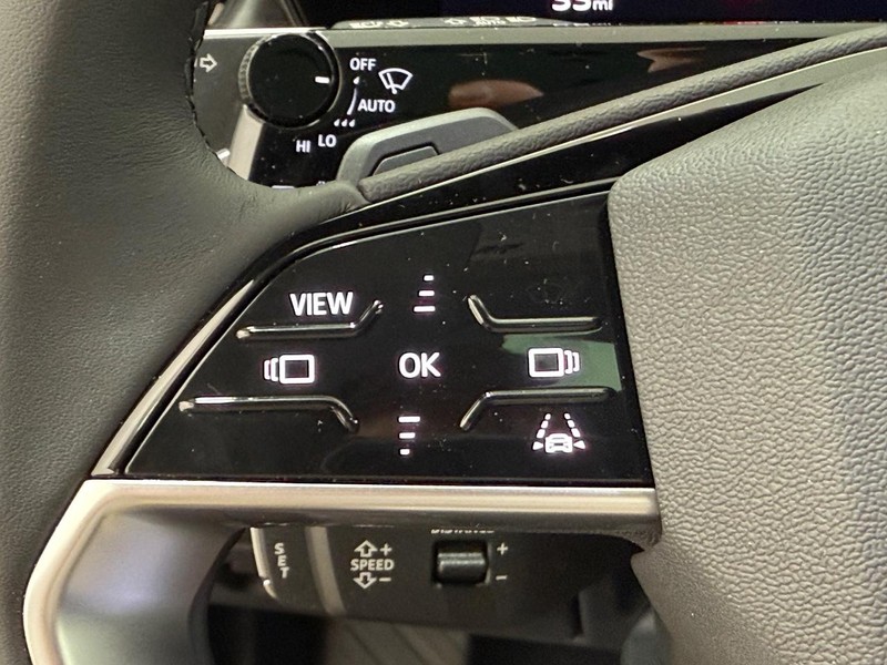 Audi Q3 Vehicle Image 9