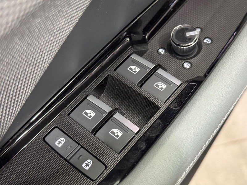 Audi Q3 Vehicle Image 14