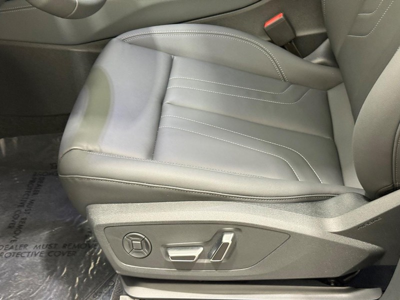 Audi Q3 Vehicle Image 15