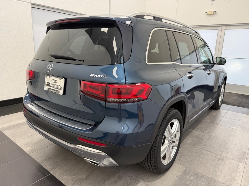 Mercedes-Benz GLB Vehicle Image 2