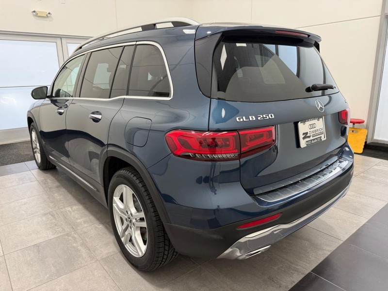 Mercedes-Benz GLB Vehicle Image 4