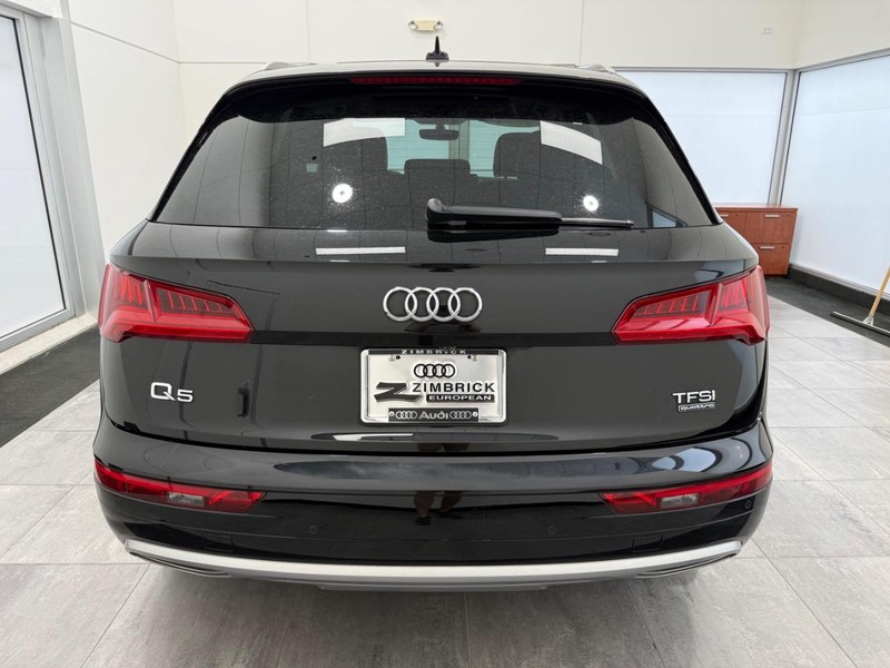 Audi Q5 Vehicle Image 3