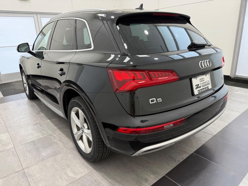 Audi Q5 Vehicle Image 4