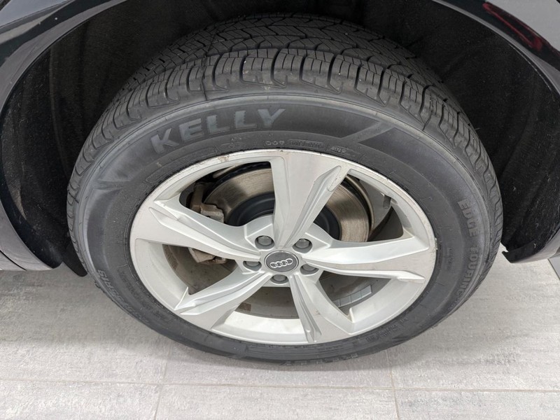 Audi Q5 Vehicle Image 5