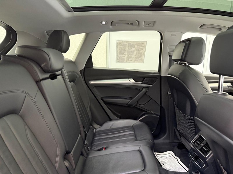 Audi Q5 Vehicle Image 8