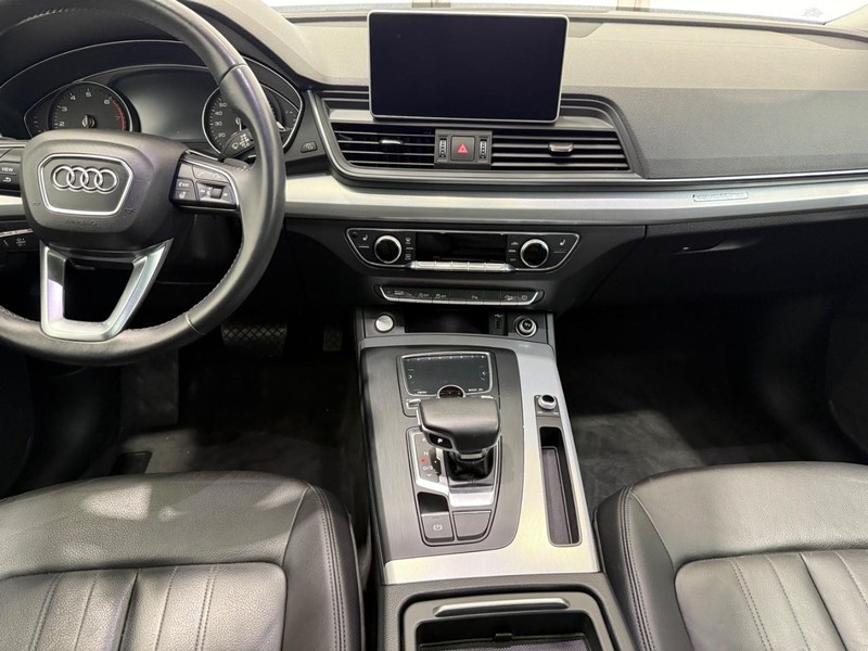 Audi Q5 Vehicle Image 9