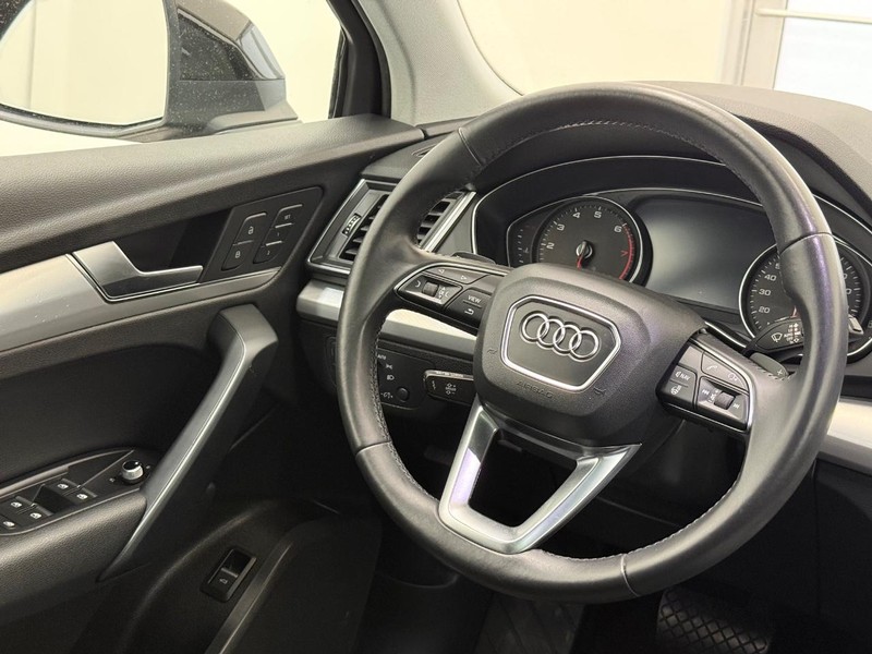 Audi Q5 Vehicle Image 12