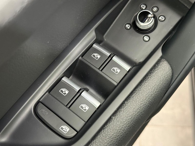 Audi Q5 Vehicle Image 21