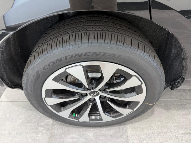 Audi Q3 Vehicle Image 3