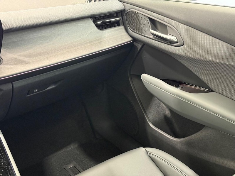 Audi Q3 Vehicle Image 9