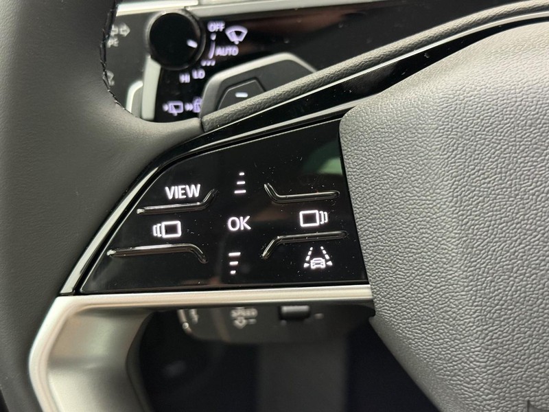 Audi Q3 Vehicle Image 10