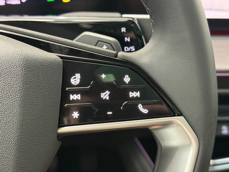 Audi Q3 Vehicle Image 11