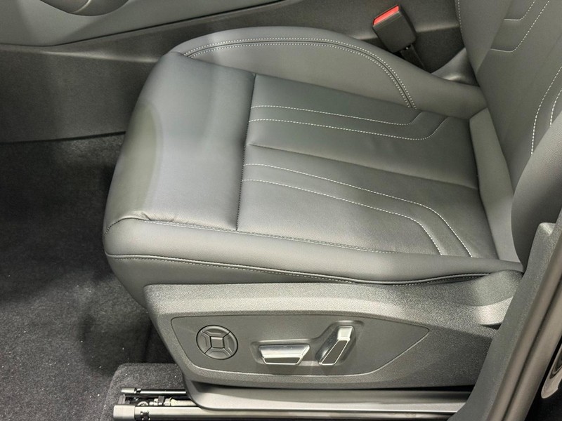 Audi Q3 Vehicle Image 16