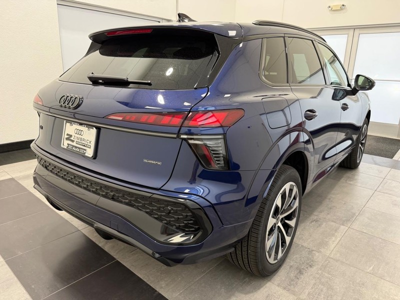 Audi Q3 Vehicle Image 2