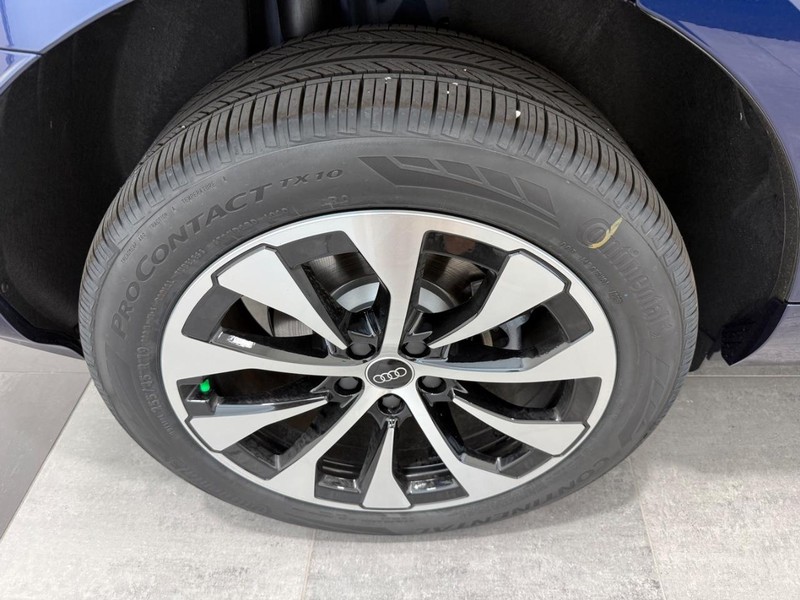 Audi Q3 Vehicle Image 3