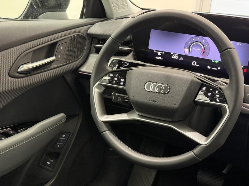 Audi Q3 Vehicle Image 8